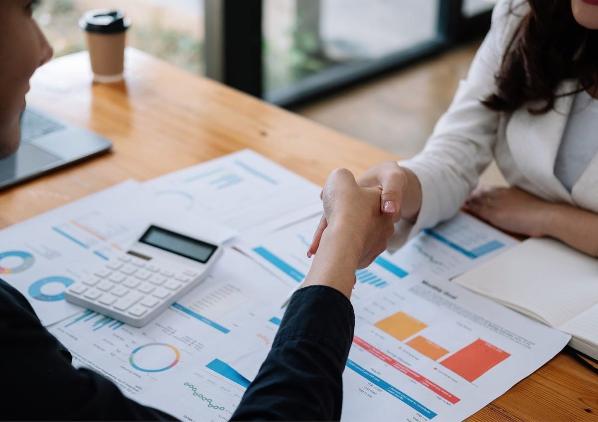 The Weekly Priority Reset: A 45-Minute Checklist to Prevent Team Bottlenecks